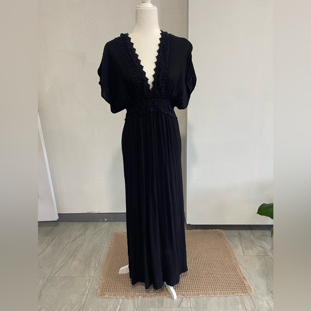 Accessorize Black Backless Dress with Lace Detail